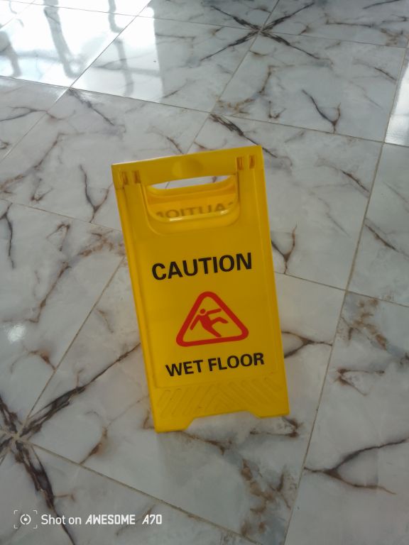 Heavy Duty Plastic Folding Safety Sign Caution Wet