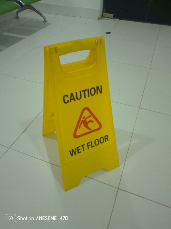 Yellow Folding Safety Sign Caution Wet Floor