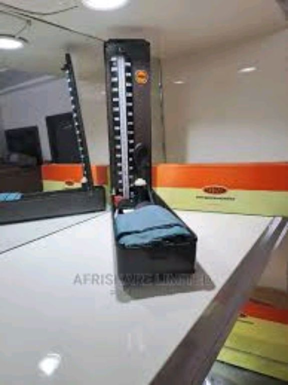 Accoson Mercurial Sphygmomanometer by Scantrik