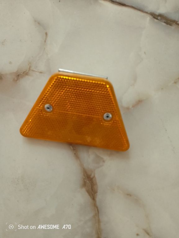 Highway Guardrail Reflector for Roadside Traffic Safety Reflector By Hiphen Solution