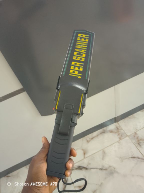 Office Shop Hand Held Metal Detector Super Scanner with Beep Vibrator By Hiphen Solution