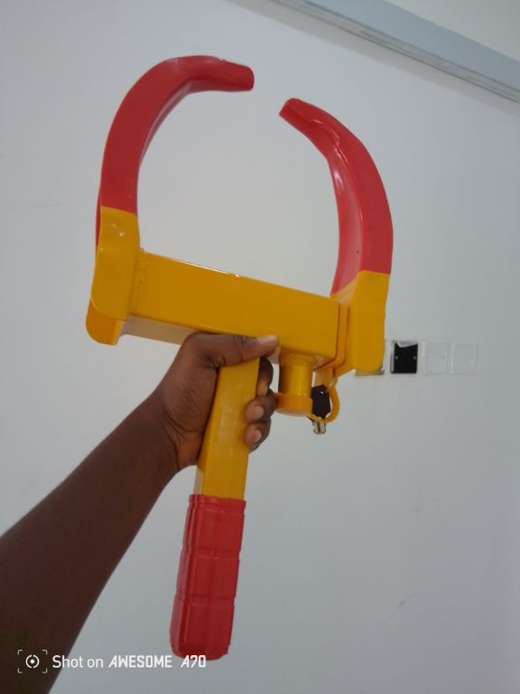 Portable Secured Vehicle Anti Theft Wheel Clamp By Hiphen Solution