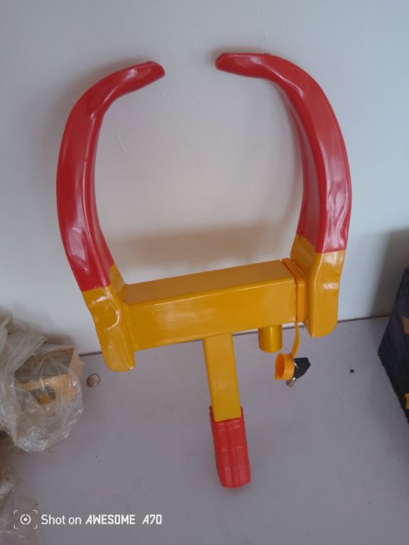 Universal Security Tire Lock By Hiphen Solution