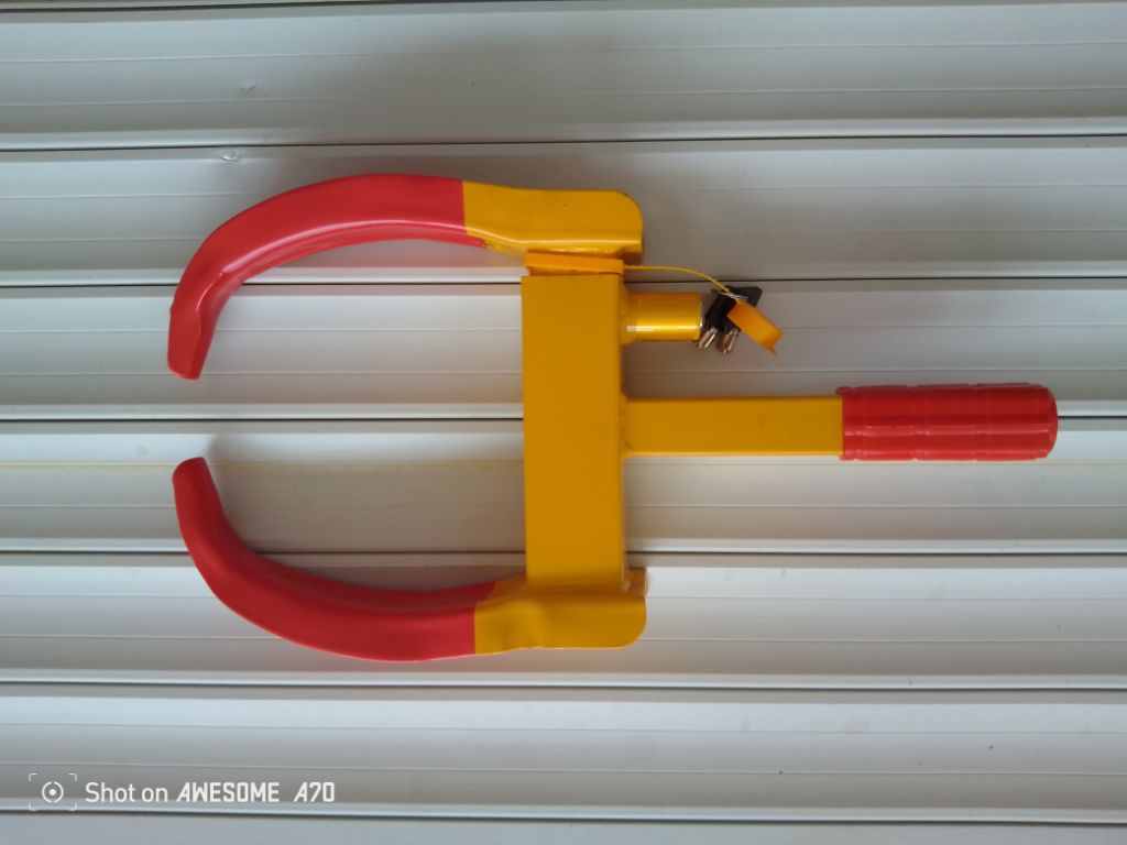 Garage Anti-Theft Car Wheel Lock Clamp By Hiphen Solution