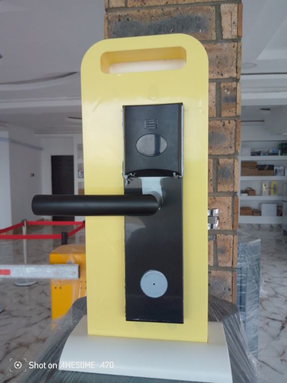 Portable ALPHAR 01 Black Door Hotel Card Lock By Hiphen Solution