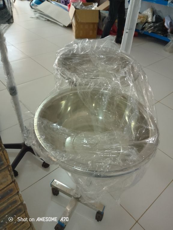 Hospital Bowl Stand by Scantrik