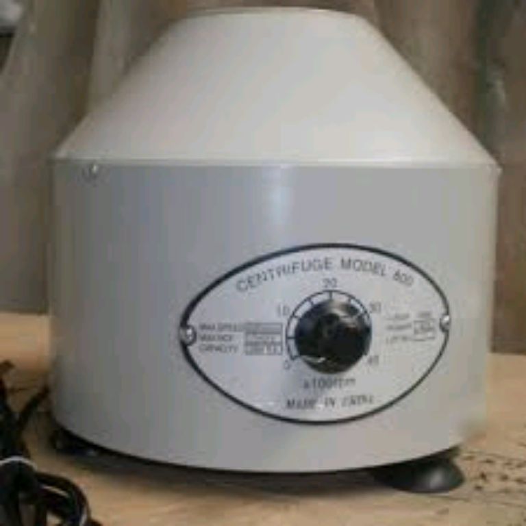 6 Bucket Centrifuge 800B by Scantrik