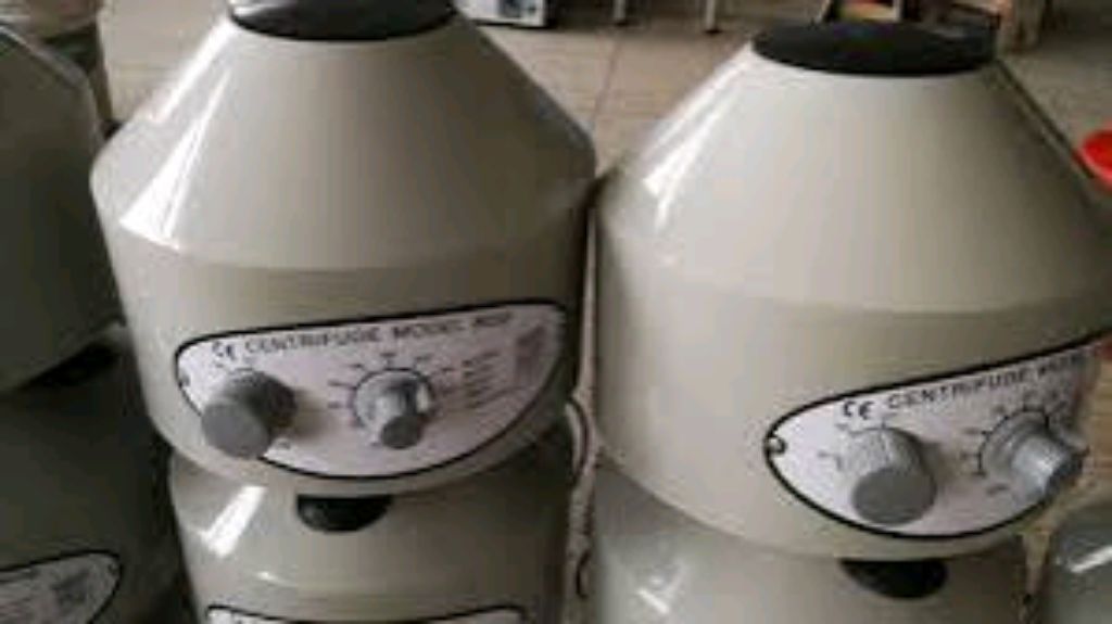 Laboratory Centrifuge by Scantrik