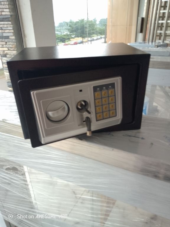 Security Safe Cash Jewelry Passport Gun By Hiphen Solution