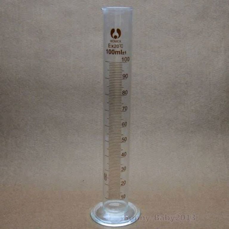 100ml Graduated Glass Cylinder by Scantrik