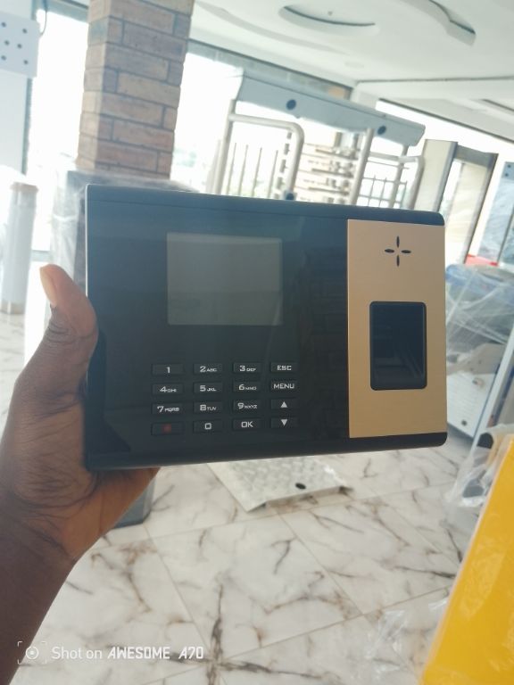 Biometric Attendance Machine with Battery Backup By Hiphen Solution