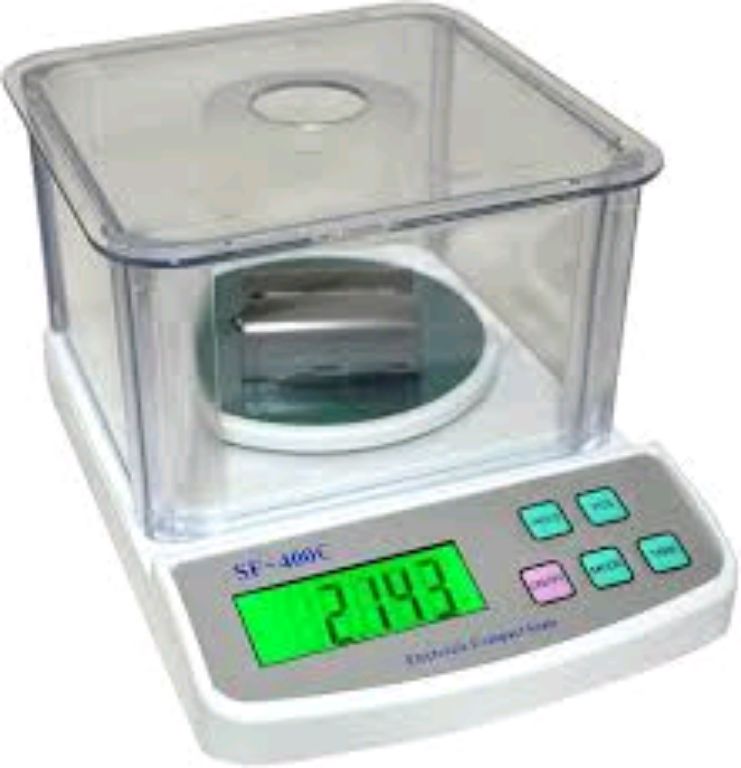 Easy weigh compact electronic scale by Scantrik