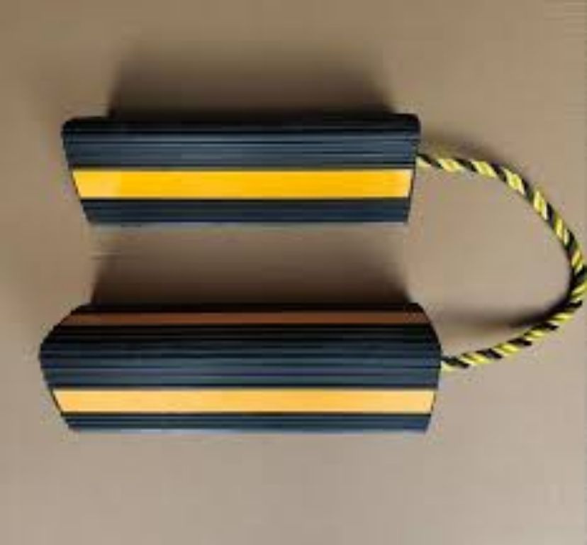 Rubber Tire Wedge by Hiphen Solutions