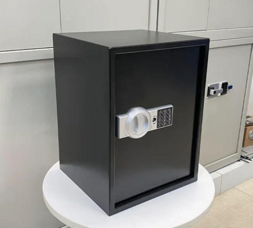 Combination Lock Safe by Hiphen Solutions