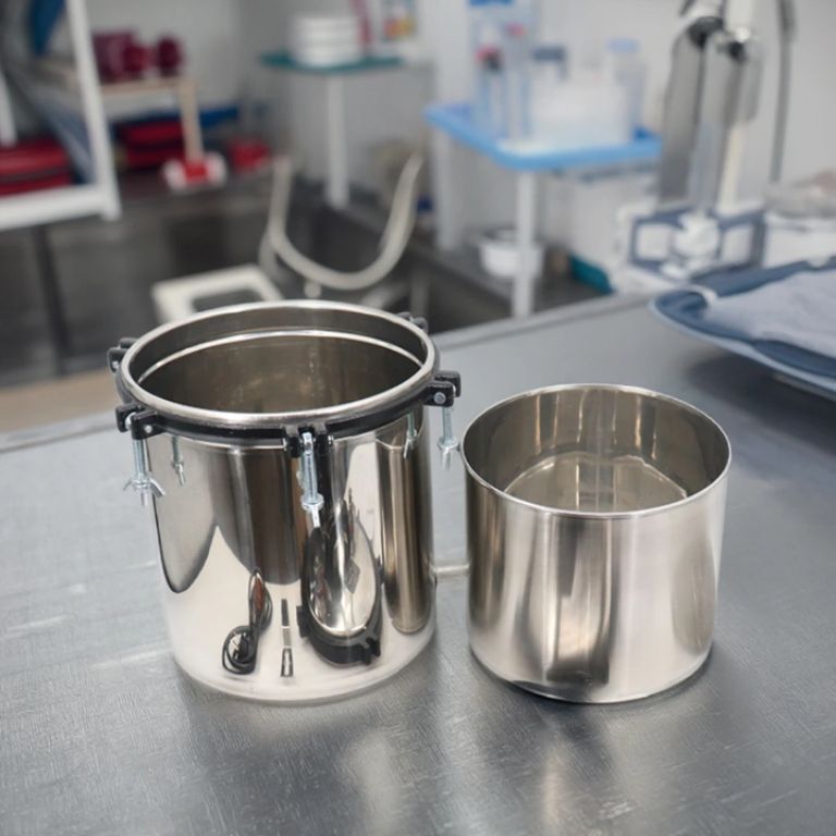 18L portable and quality steam autoclave by Scantrik