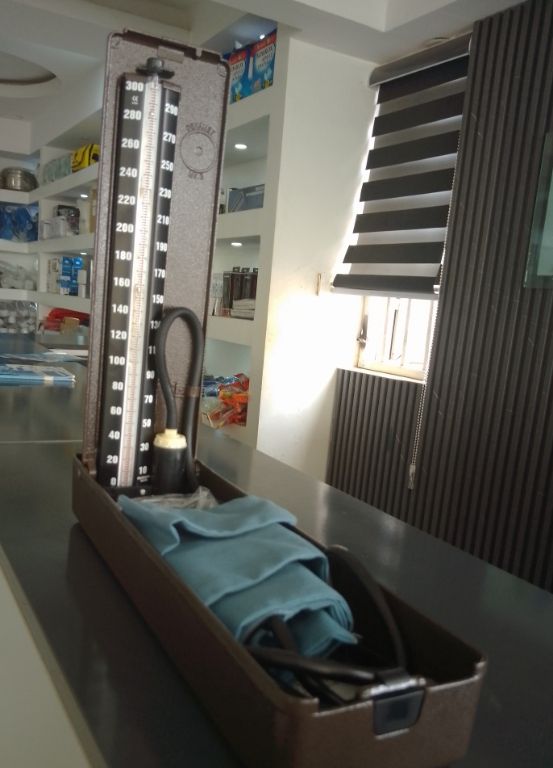 Professional Arm Accoson Sphygmomanometer by Scantrik