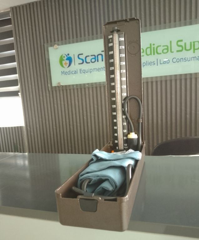 Clinic Accoson Sphygmomanometer by Scantrik