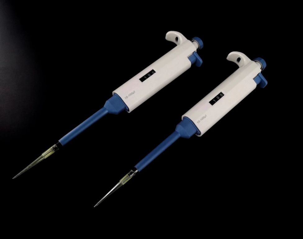 Best Selling Adjustable Pipette 0.5-10µL by Scantrik