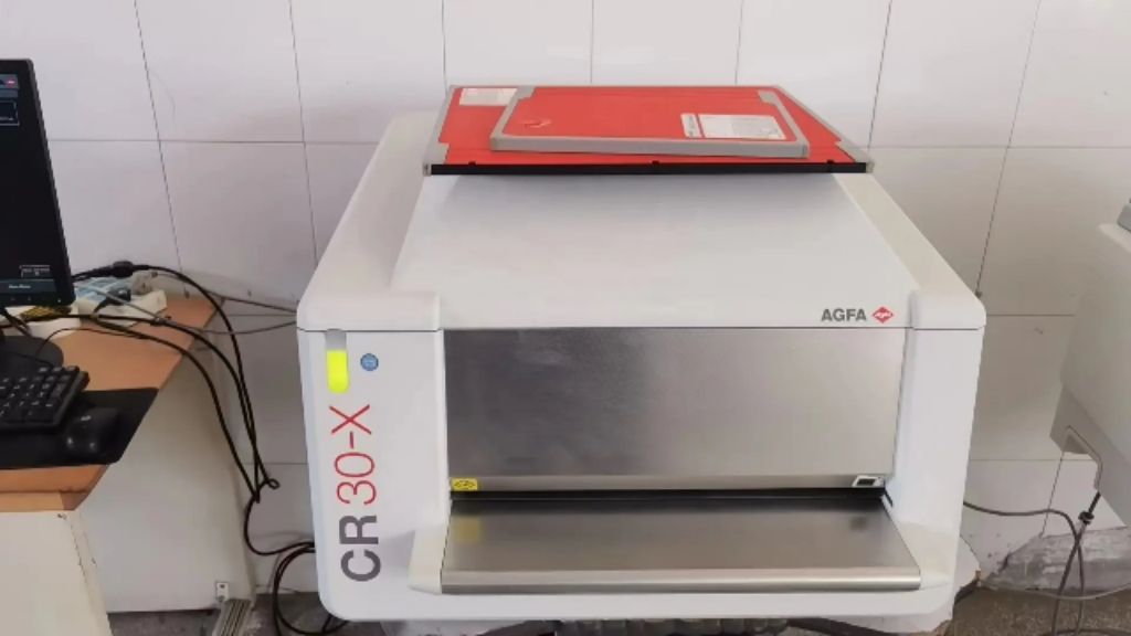 Hospital Use AGFA CR30-X with 2 Cassettes + Workstation by Scantrik