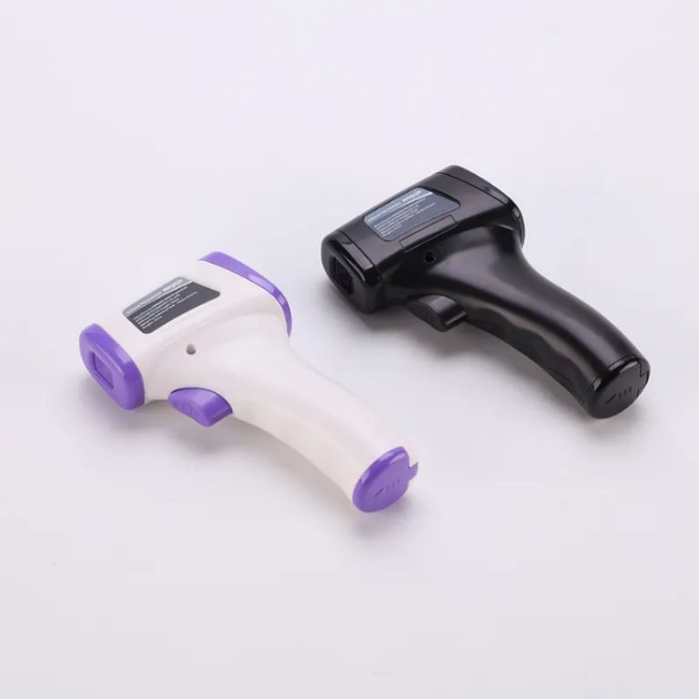 Handheld Aiqura Infrared Forehead Thermometer by Scantrik