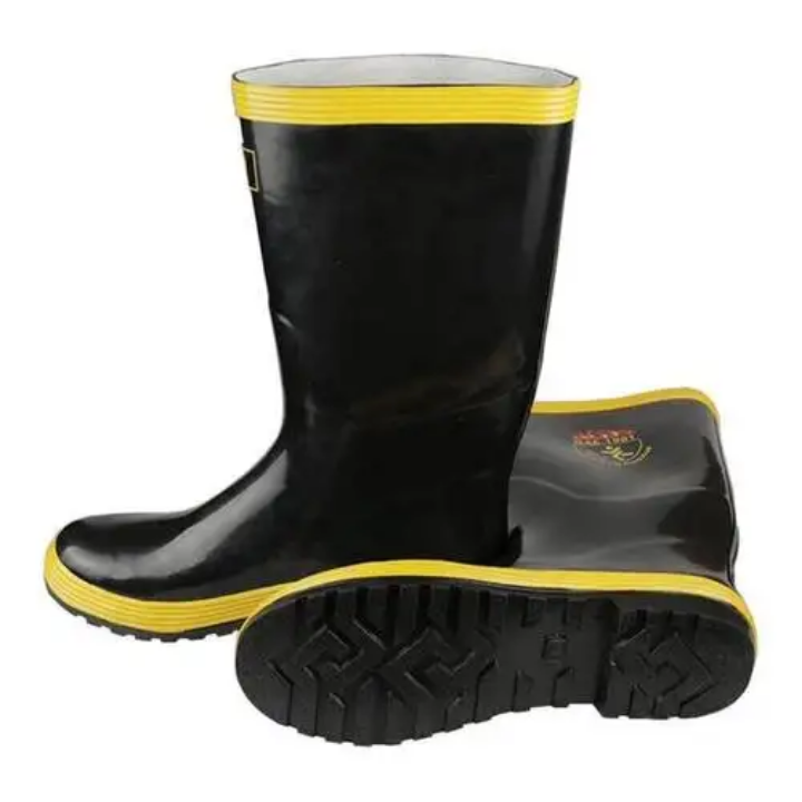 Protective waterproof footwear by Hiphen solutions