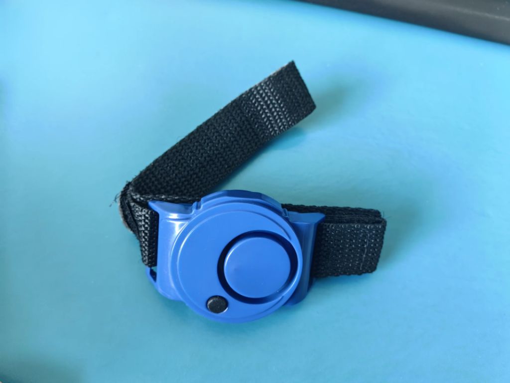 Wearable Wristband Personal Alarm 130dB Alert by Hiphen solutions