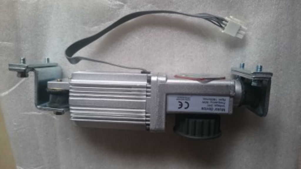 Modern 24v Automatic swing door by Hiphen solutions