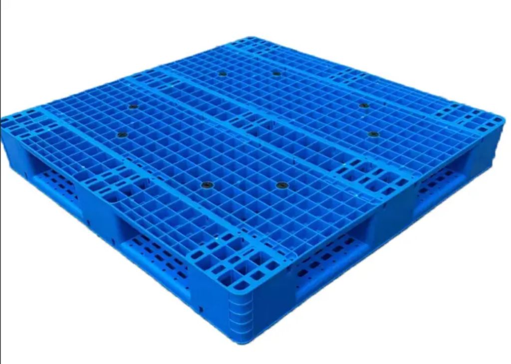 Commercial Plastic Pallet by Scantrik