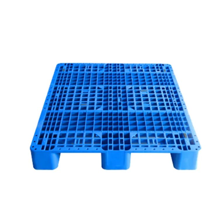 High-Strength Plastic Pallet by Scantrik
