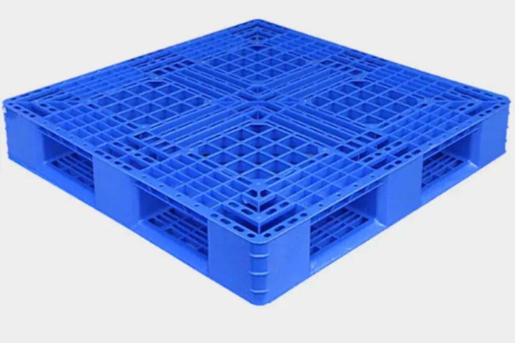 Industrial Plastic Pallet by Scantrik