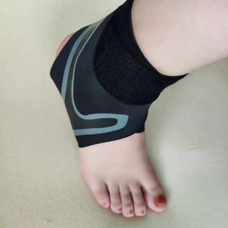 Adjustable Ankle Support by Scantrik