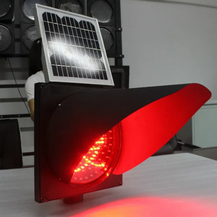 200mm Solar-Powered Traffic Signal by Hiphen solutions
