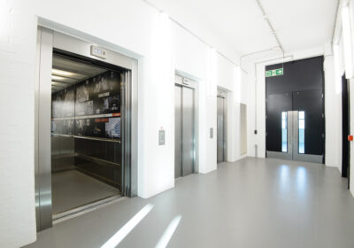 traction-lift-bespoke-triplex-lifts-vinyl-factory-optimised