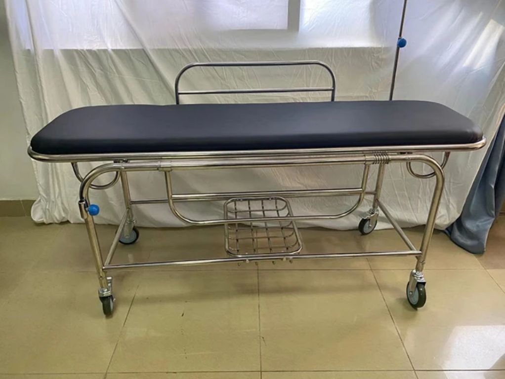 Manual Transfer Stretcher by Scantrik