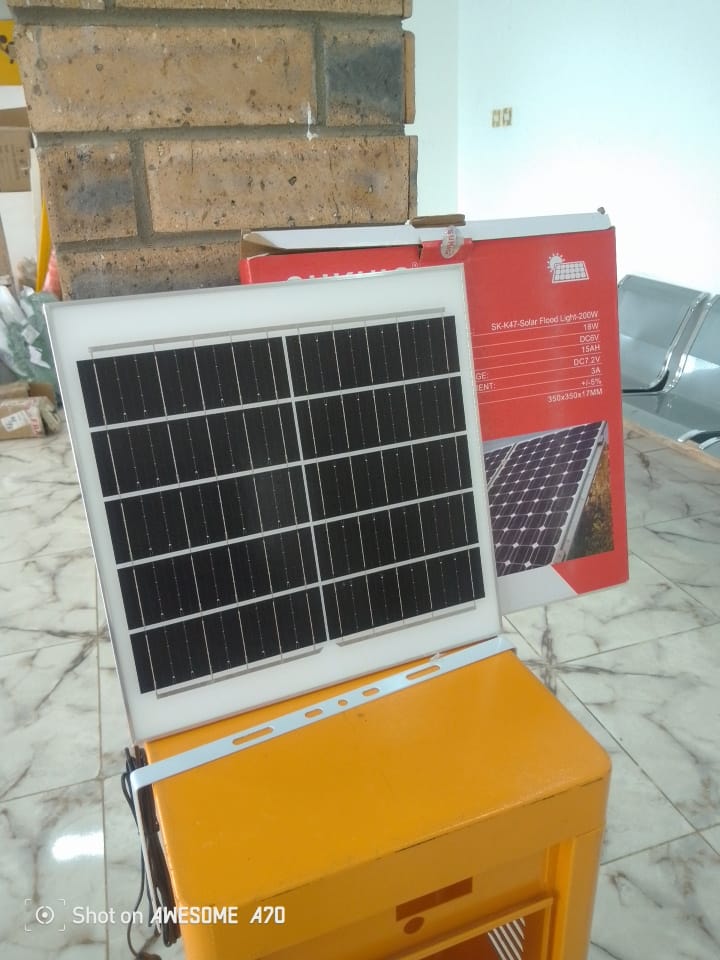 SukHig 200w Solar Light