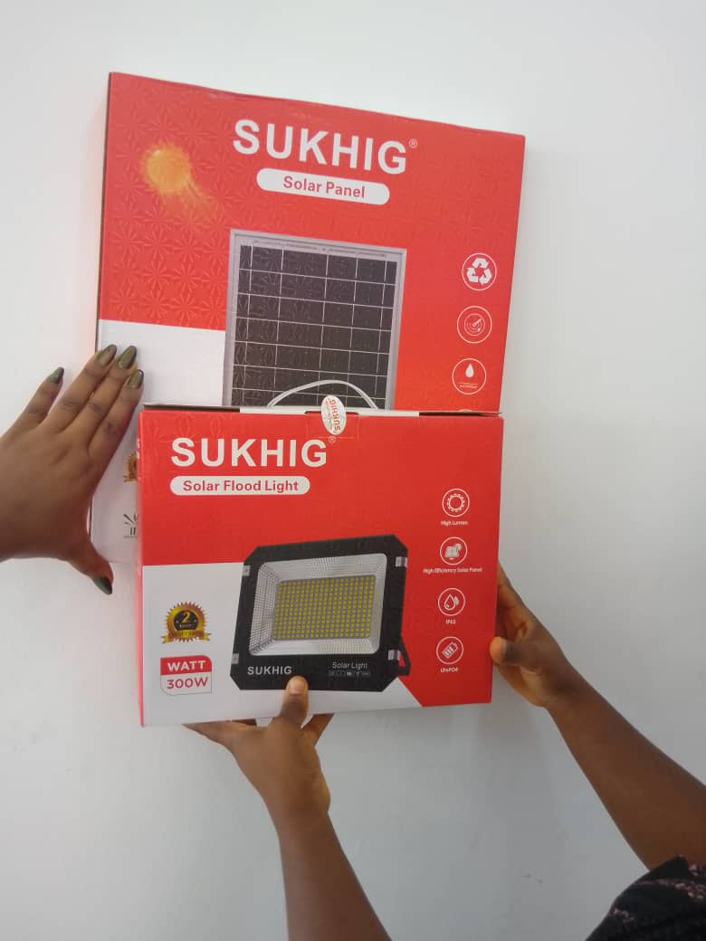 SUKHIG 300W Solar Flood Light By Lumett