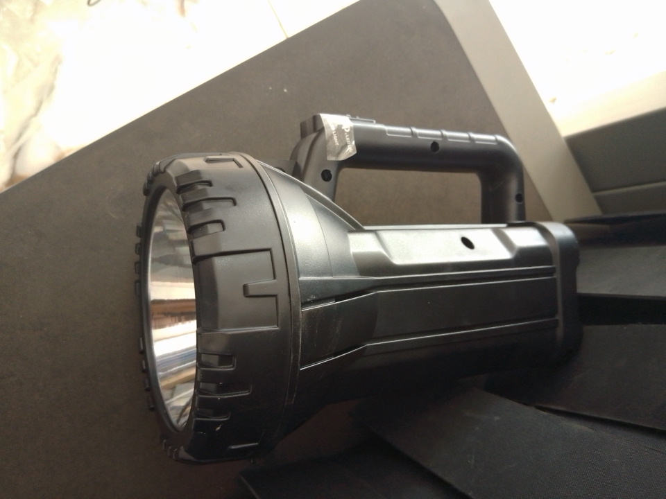 DP LED Portable Rechargeable Search Light – DP-7045B By Lumett