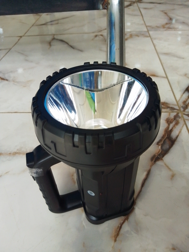 DP LED Portable Rechargeable Search Light – DP-7045B By Lumett