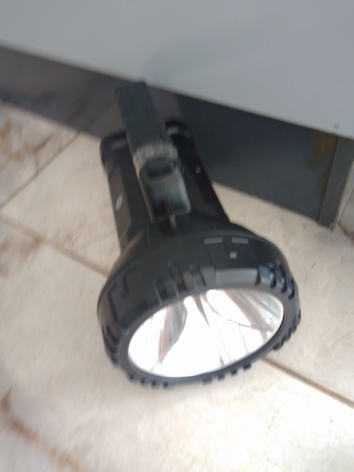 DP LED Portable Rechargeable Search Light – DP-7045B By Lumett