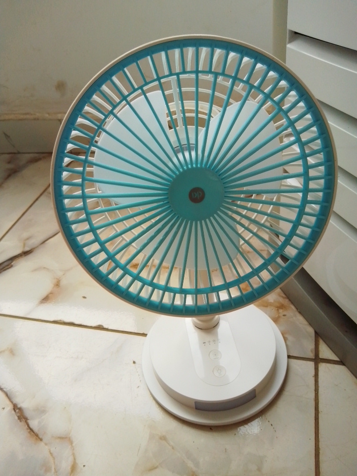DP Desktop Portable Rechargeable Fan – DP-7627 By Lumett