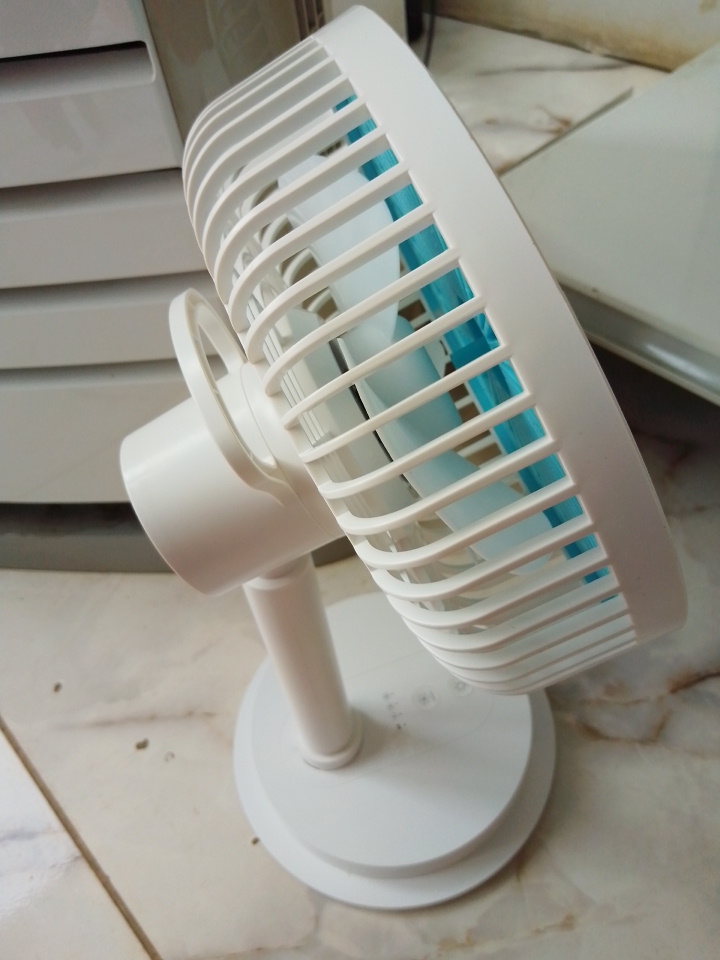 DP Desktop Portable Rechargeable Fan – DP-7627 ‎ By Lumett