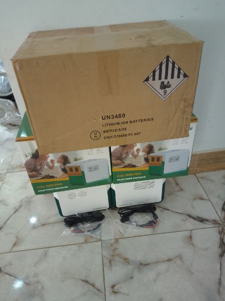 Cola 3600 3.6kWh1200W All-In-One Solar Generator By Lumett