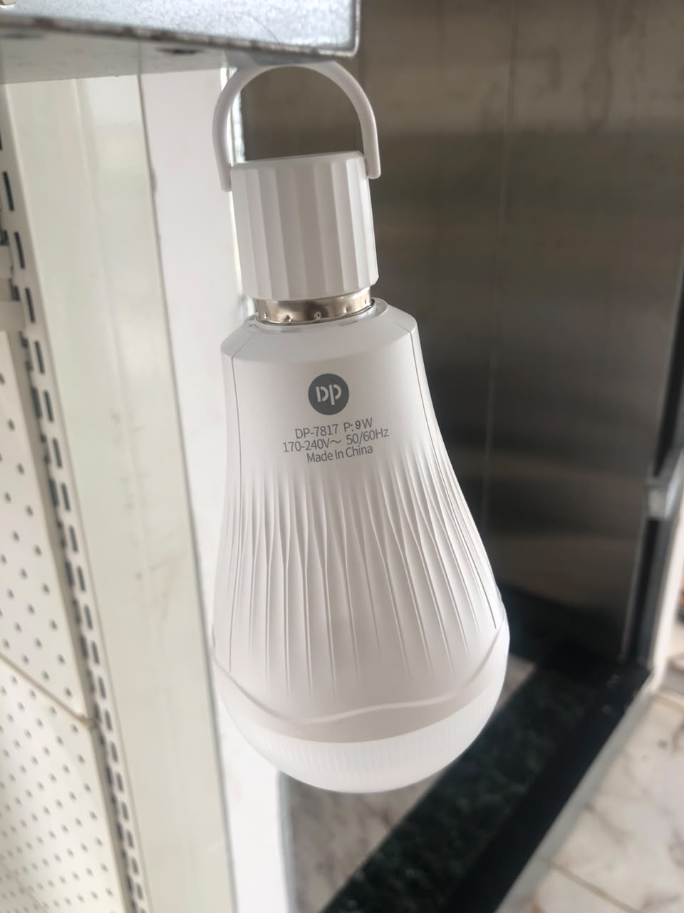 DP 9W Portable Rechargeable LED Bulb – DP-7817 By Lumett