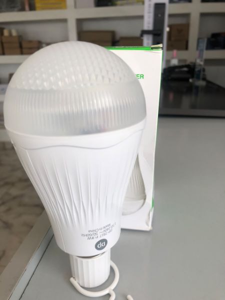 DP 9W Portable Rechargeable LED Bulb – DP-7817 By Lumett