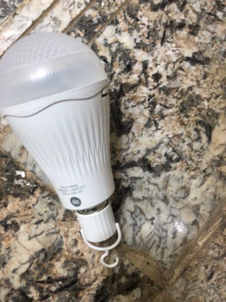 DP 9W Portable Rechargeable LED Bulb – DP-7817 By Lumett
