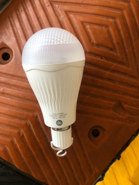 DP 9W Portable Rechargeable LED Bulb – DP-7817 By Lumett