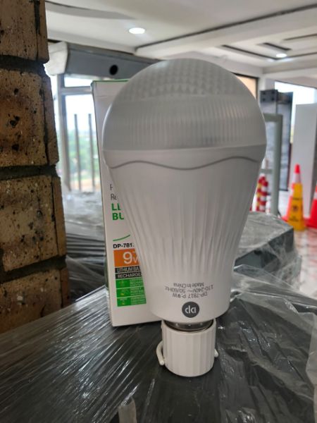 DP 9W Portable Rechargeable LED Bulb – DP-7817 By Lumett
