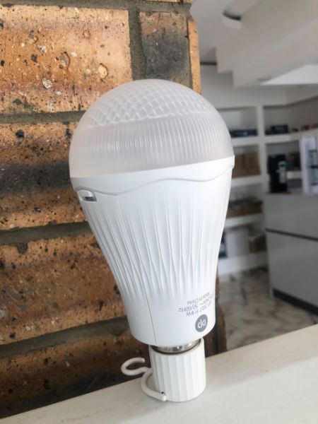 DP 9W Portable Rechargeable LED Bulb – DP-7817 By Lumett