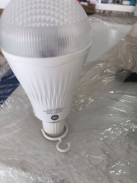 DP 9W Portable Rechargeable LED Bulb – DP-7817 By Lumett