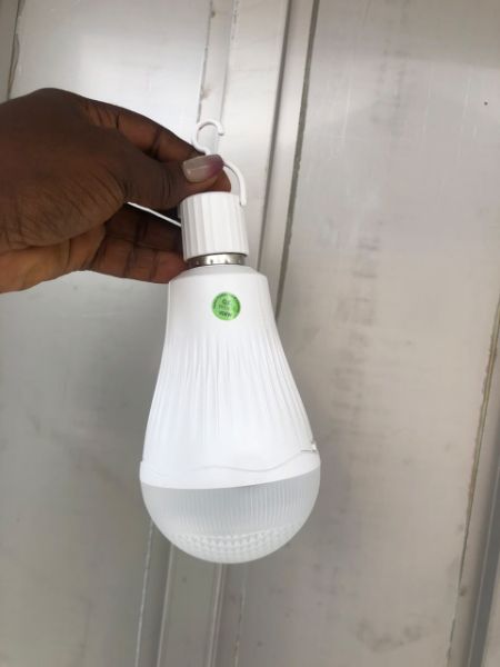 DP 9W Portable Rechargeable LED Bulb – DP-7817 by Lumett